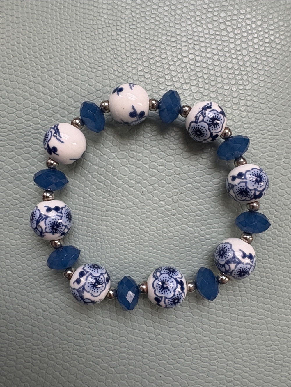 Blue & White Floral Bead Stretch Bracelet - Unbranded